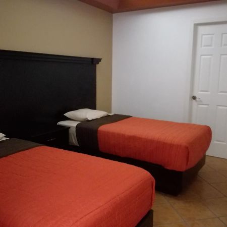Hotel Y Plaza Jalpan Exterior photo